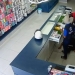 Vídeo: dois homens assaltam loja de eletrônicos em Socorro
