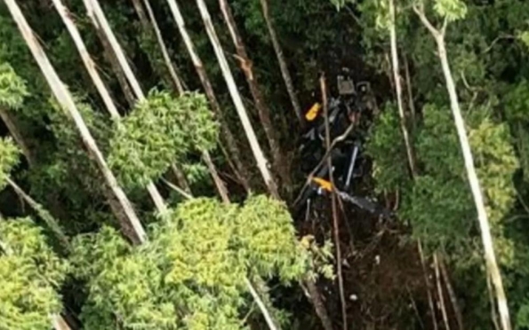 Helicóptero que sumiu com 4 a bordo é encontrado em Paraibuna (SP)