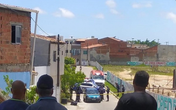 Homem é morto a tiros dentro de carro na Soledade, Zona Norte de Aracaju