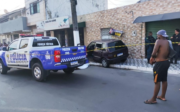 Jovem é morto a tiros dentro de veículo no Conjunto João Alves, em Socorro
