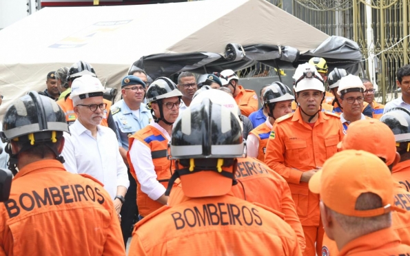 PMA e Estado prestam assistência às vítimas de desabamento no Santo Antônio