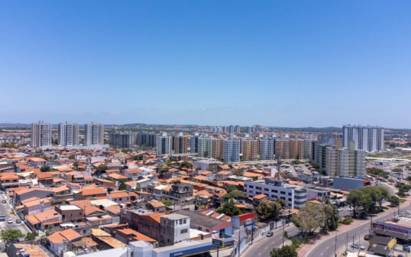 Tempo deve ficar entre céu claro e parcialmente nublado em Aracaju
