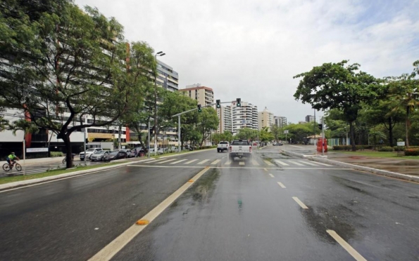 Domingo em Aracaju: chuvisco pela manhã e céu claro à noite