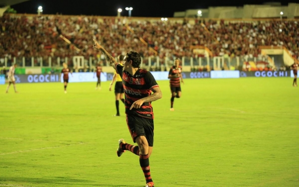 Pedro marca três vezes e Flamengo vence o Bangu em Aracaju