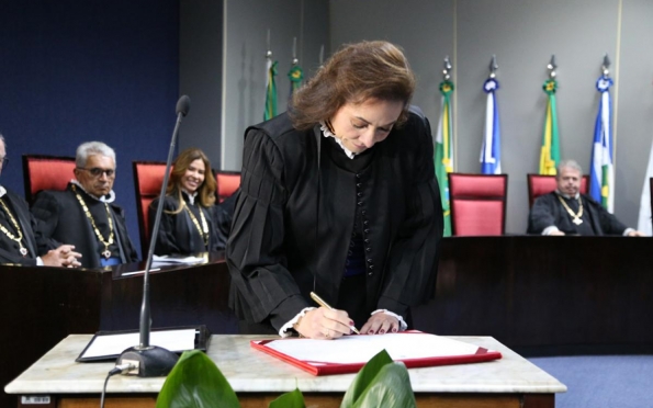 Tribunal de Justiça de Sergipe empossa Simone Fraga como desembargadora