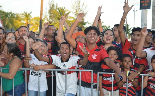 Vídeo: Flamengo chega a Aracaju para partida na Arena Batistão