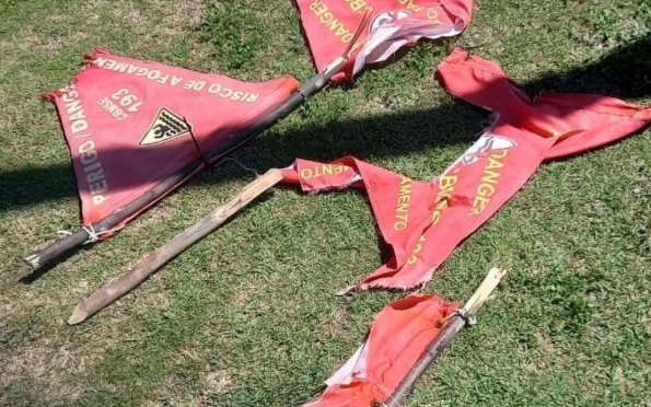 Bandeiras de sinalização dos Bombeiros nas praias são vandalizadas