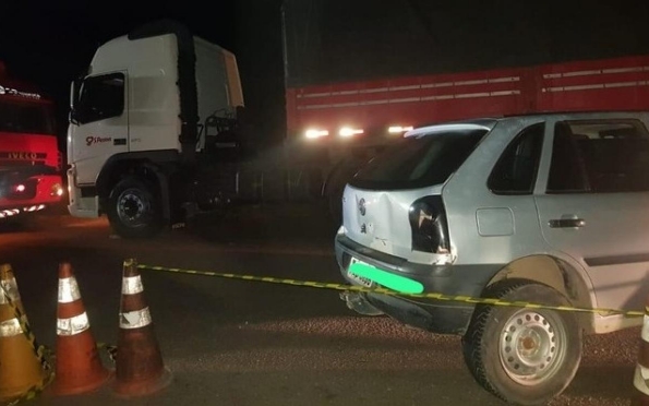 Homem morre após bater veículo em carreta na rodovia SE-220, em Neópolis
