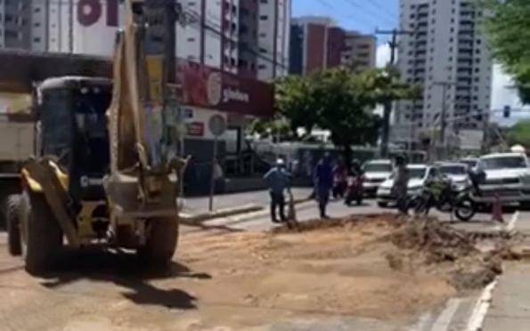 Obra emergencial altera trânsito na Francisco Porto, em Aracaju
