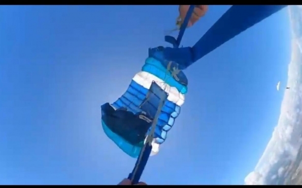 Vídeo: paraquedas enrosca durante salto em Aracaju, Sergipe