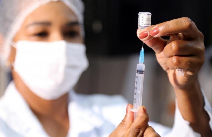 Entenda como funciona a vacina contra dengue ofertada pelo SUS