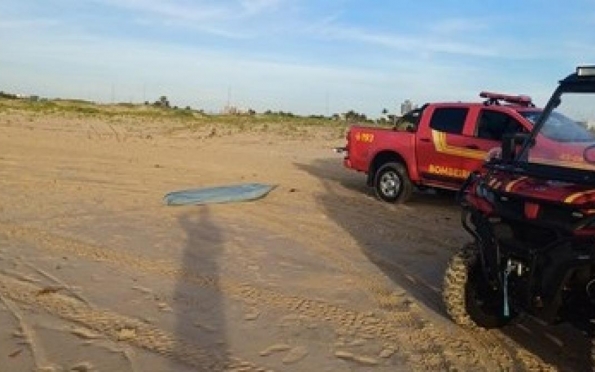 Corpo de jovem que se afogou na Praia dos Artistas é encontrado 