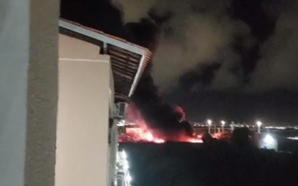 Vídeo: Incêndio destrói 14 ônibus em garagem no Santa Maria 