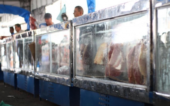 Novos balcões frigoríficos são instalados em feiras livres de Aracaju 