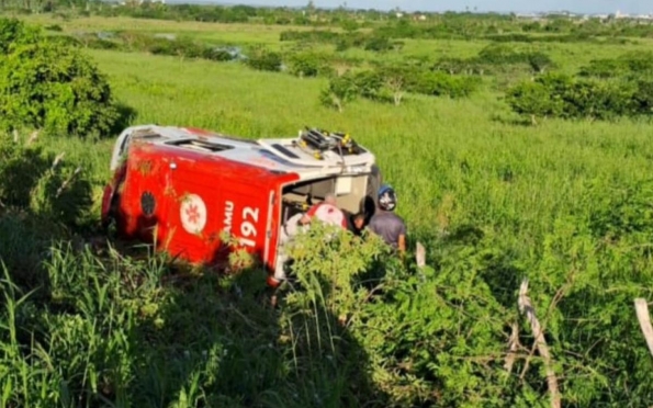 Ambulância do Samu se envolve em acidente em Propriá (SE)