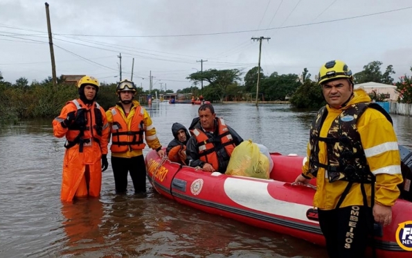 Em missão no Rio Grande do Sul, bombeiros de SE atuam na Lagoa dos Patos