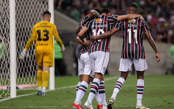 Fluminense e Botafogo vencem e avançam de fase na Libertadores