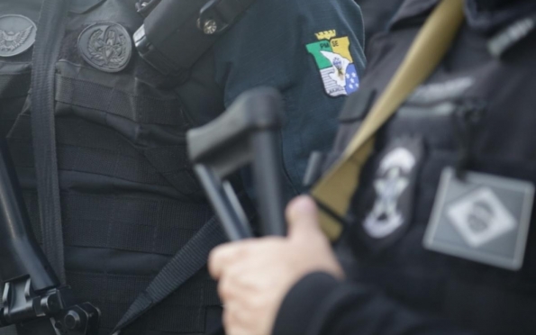 Mulher desfere facadas contra o irmão durante velório do pai, em Aracaju