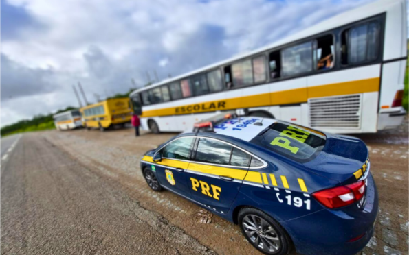 PRF fiscaliza ônibus escolar adulterado na BR-101 em Nossa Senhora do Socorro 