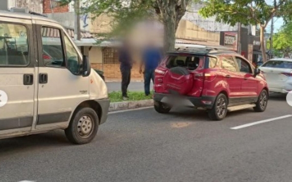 Três carros se engavetam na Acrísio Cruz: motorista assume culpa