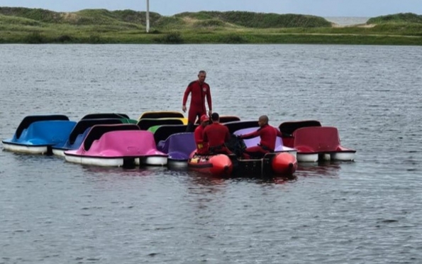 Bombeiros localizam corpo de jovem que se afogou em lago na Orla