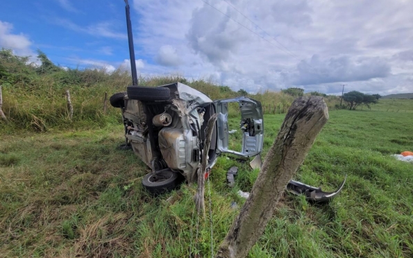 Carro capota em Riachão do Dantas após condutor tentar evitar atropelamento