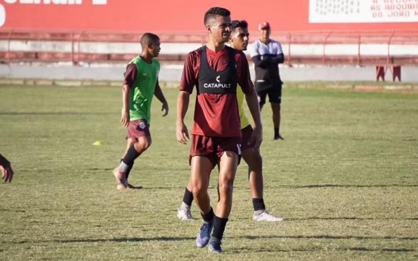 Club Sportivo Sergipe oficializa saída de três jogadores