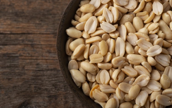 Festa junina: conheça os benefícios do amendoim e três receitas para as festas