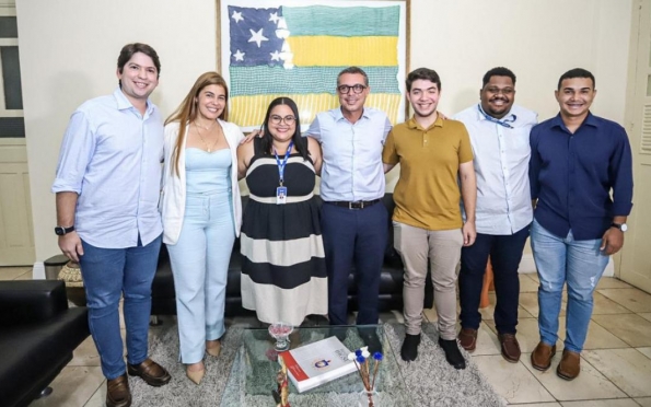 Governador empossa Anne Livianne como nova superintendente da Juventude