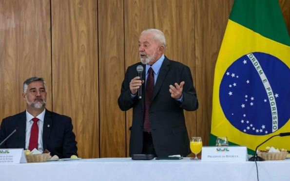 Lula critica prolongamento da greve dos docentes federais