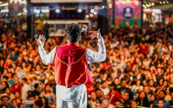 Primeira noite do Arraiá do Povo leva multidão à Orla da Atalaia