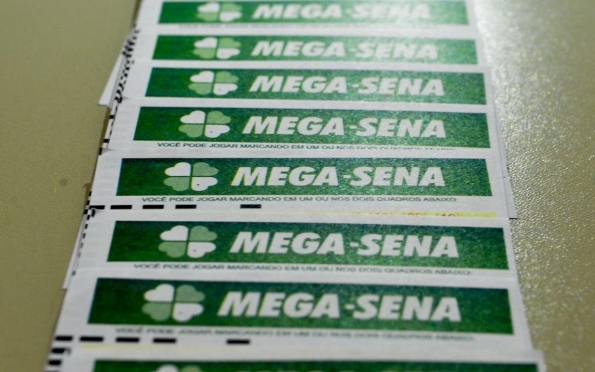 Mega-Sena não tem ganhador, e prêmio vai para R$ 15 milhões