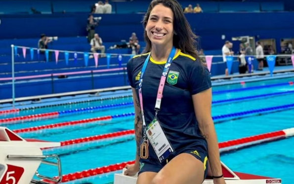 Nadadora expulsa das Olimpíadas já deu tapa na cara de outra atleta