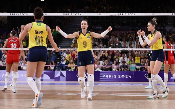 Brasil supera Turquia e conquista bronze no vôlei feminino em Paris