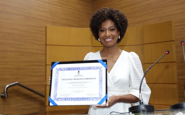 Jornalista Maristela Niz recebe Título de Cidadania Sergipana