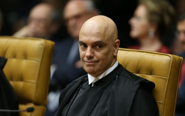 Moraes eleva multa contra rede social X por descumprimento de decisão