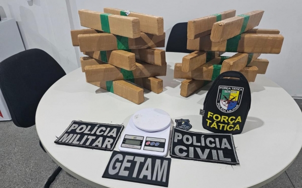 Polícia apreende 20 tabletes de maconha sendo transportada em ambulância 