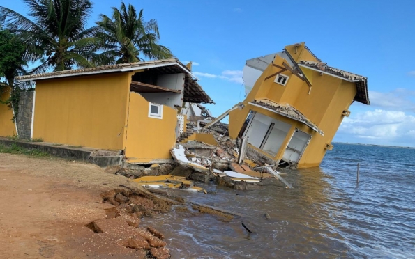 Erosão avança 130m em 10 anos e ameaça Praia do Saco, diz pesquisa da UFS