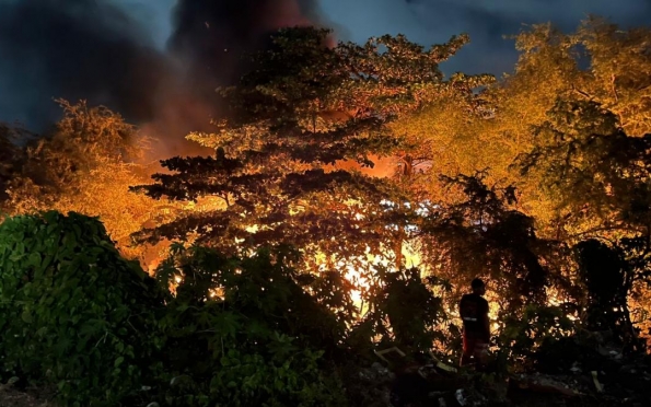 Incêndio atinge galpão na zona norte de Aracaju; veja o vídeo