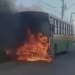 Colisão entre ônibus escolar e moto provoca incêndio em Nossa Senhora do Socorro