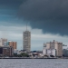 Céu nublado e chuva isolada marcam a sexta-feira em Aracaju