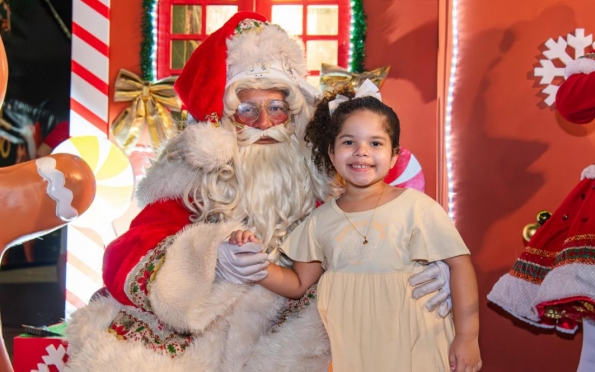 Casa do Papai Noel atrai público de todas as idades à Vila do Natal Iluminado