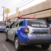 Casal de irmãos ameaça moradores com machadinha e agride policiais em Aracaju