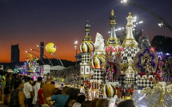 Rosas de Ouro é campeã do carnaval das escolas de samba de São Paulo