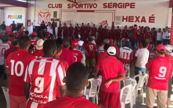 Sergipe inicia pré-temporada e apresenta 22 jogadores e comissão técnica