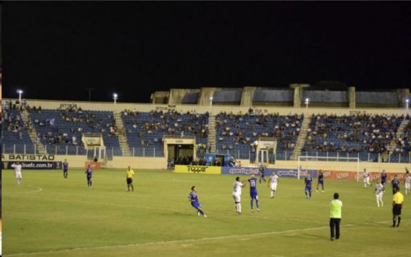 Confiança estreia com vitória em jogo de pênaltis para cada lado