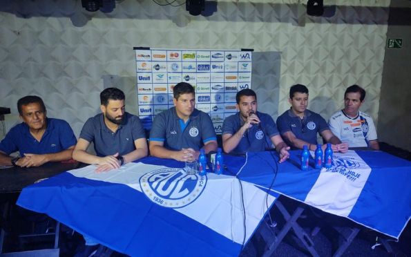 Matheus Costa é apresentado como novo treinador do Confiança 