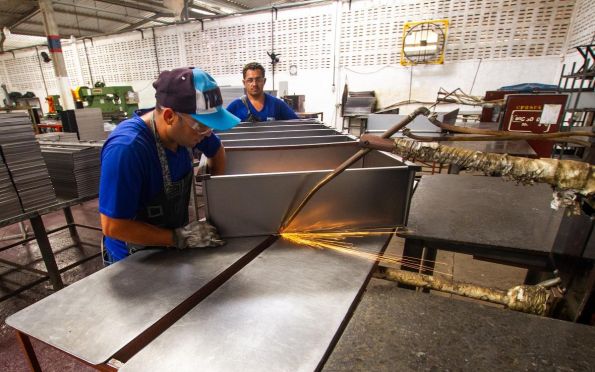 Empresa sergipana é a primeira a fabricar cozinhas de aço no Nordeste