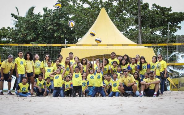 Atletas do vôlei de praia farão sessão de autógrafos em Aracaju