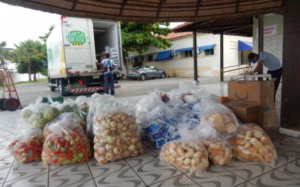 Mesa Brasil Sesc doa 4 toneladas de alimentos a asilos de Aracaju